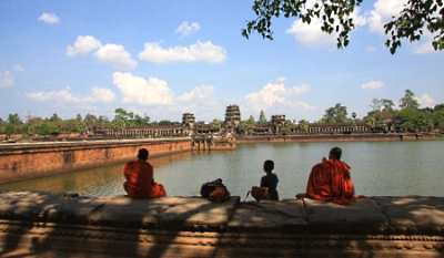 Buddhist monks in front of Angkor Wat