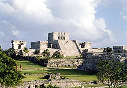 El Castillo in the Maya Site Tulum (c) K. Busch