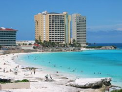 The beach in Cancún, México. Photo by Keith Pomakis